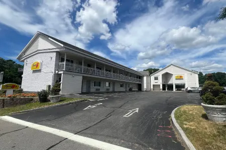 Super 8 by Wyndham Albany