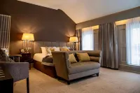 The Enniskillen Hotel and Motel - parking