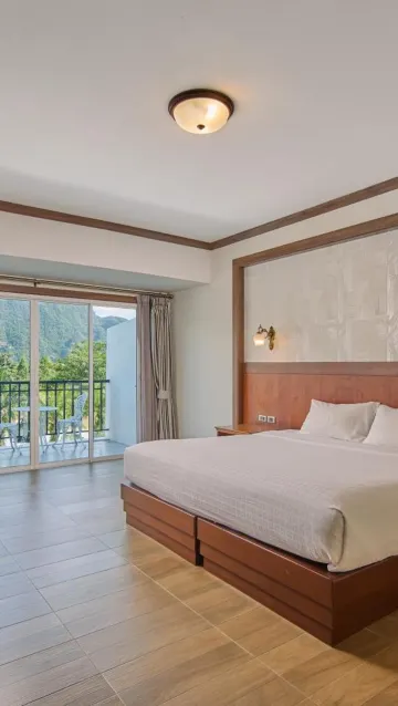 ห้องดีลักซ์ พร้อมระเบียง