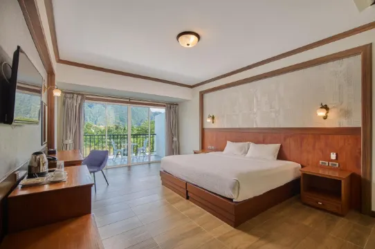 ห้องดีลักซ์ พร้อมระเบียง