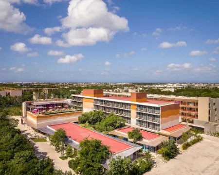 ม็อกซี่ ตูลุม โรงแรมในตูลุม