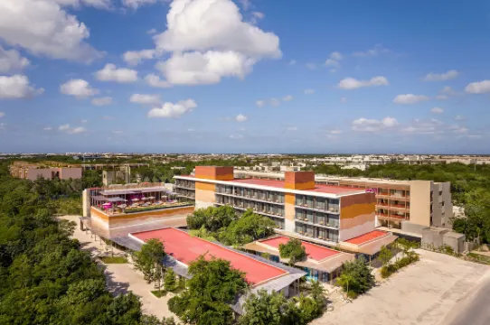 Moxy Tulum