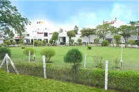 Chryso Hotels Pvt Ltd - petit déjeuner
