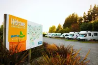 North South Holiday Park - parkir