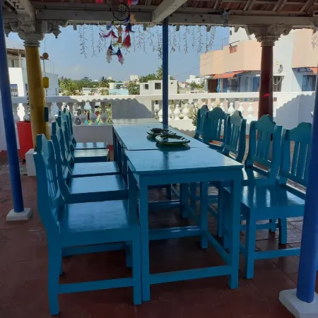 Holi-Wood Guesthouse