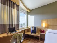 Ibis Toulouse Aéroport Hotel dekat Musée Aéroscopia
