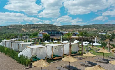 Assos Troy Beach Hotel Hotels near Fil Camping