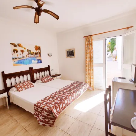 Villa Columbus Rooms and Restaurant