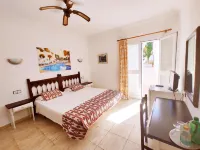 Villa Columbus Rooms and Restaurant - Mountain view