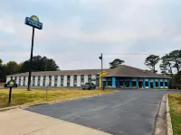 Days Inn & Suites by Wyndham Brinkley Hotels in Brinkley