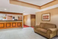 Super 8 by Wyndham Defiance Hotels in Defiance