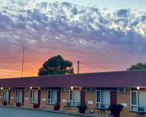 Century Motor Inn, Finley Hotels in Barooga