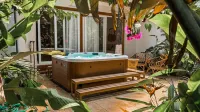 Thalassa Beach Boutique Resort - Hot Tub