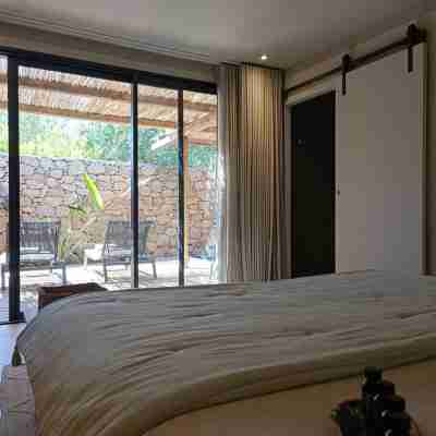 Les Suites Du Maquis Rooms