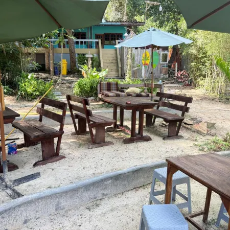 TipThong Hut