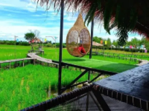 ข้าวทุ่งเบ็ญจาโฮมสเตย์ โรงแรมในอำเภอ พยุหะคีรี