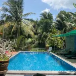 Quoc Phuong Riverside Homestay - ที่มีสระว่ายน้ำ