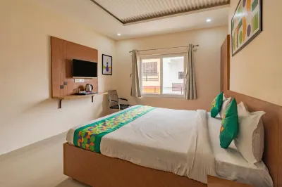 Treebo Raj Palace Hotels in Varanasi