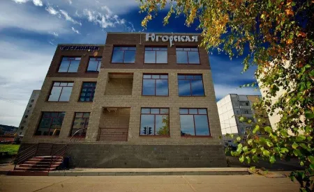 Югорская Отели рядом с достопримечательностью «Детский сад № 28 "Калинка"»