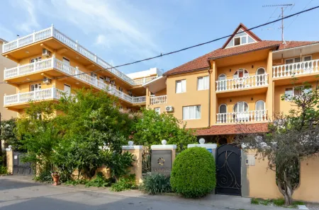 Анжела Лантана