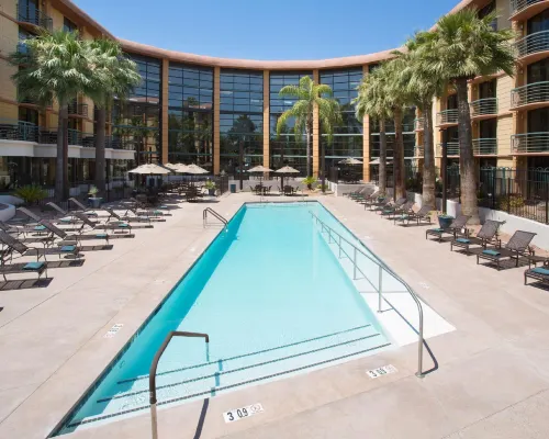 Embassy Suites by Hilton Phoenix Biltmore Thư giãn & Giải trí Photos