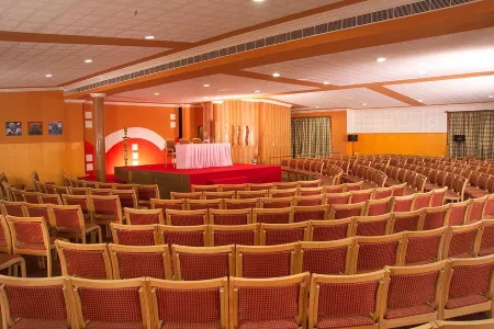 Nila Palace Отели рядом с достопримечательностью «Fun Zone»