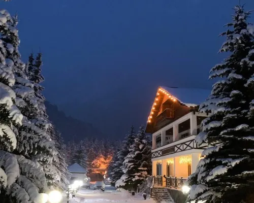 Usengi Hotel and Hostel (Usengi Hotel and Hostel) - 주차장