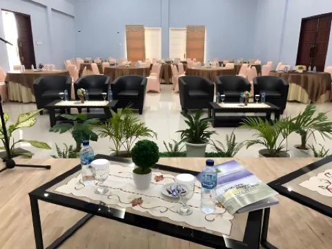 Grand Mahoni Hotel Отели в г. Банда Асех