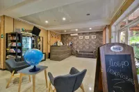 Keleshbei Hotels in New Athos