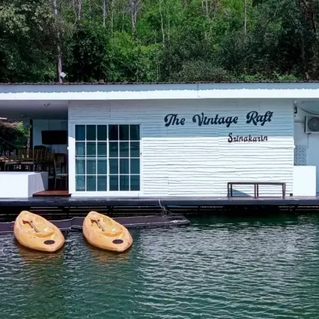 Chomtawan Raft
