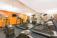 Days Inn by Wyndham Raleigh-Airport - Gym