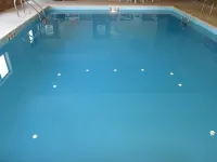 Holiday Inn Express CLOVERDALE (GREENCASTLE) by IHG - プール