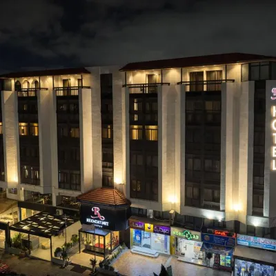 Red Carpet Suites Hotels near الجامعة الأردنية - University of Jordan