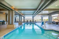 The Lodge at Columbia Point - Pools