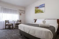 Bayview Motel - parking