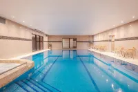 Connaught Lodge - Pool