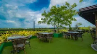 Sasha Transit Hotel - 4-Star