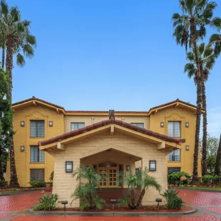 Days Inn by Wyndham San Diego Vista
