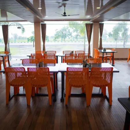 Unity Holiday Resort - Statue of Unity