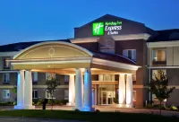 Holiday Inn Express & Suites Altoona-Des Moines فنادق في Altoona