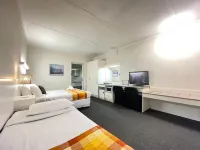 公園汽車旅館 La Trobe College Australia附近的飯店