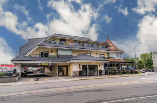 Prestige Beach House, BW Premier Collection Hotels near Kelowna City Park