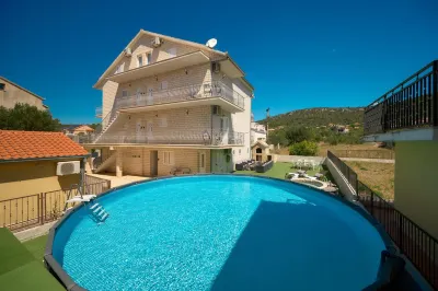 Sun Spalato Mastrinka Hotels near Kapelica sv. Nikola