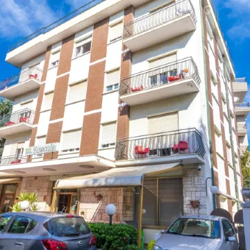 Hotel Ausonia B&B RiMiNi Отели рядом с достопримечательностью «Храм Темпио Малатестиано»