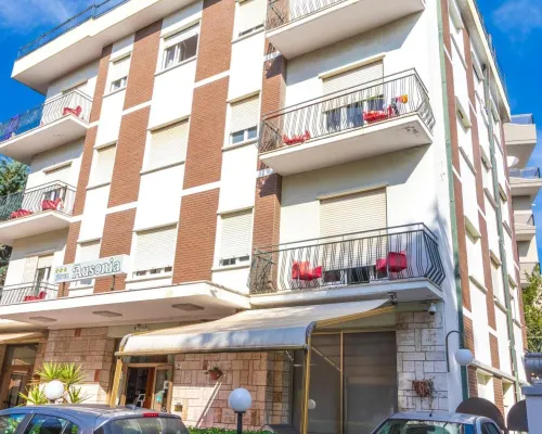 Hotel Ausonia B&B RiMiNi โรงแรมใกล้มารินา เซ็นโทร