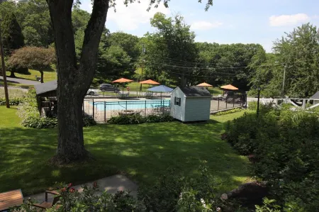 Heidi's Inn Отели в г. Паулинг