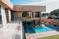 เอสคาเพด ลักซ์ เกสต์เฮาส์