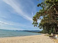 Chill Inn Lipa Noi Hostel and Beach Cafe - 2 ดาว