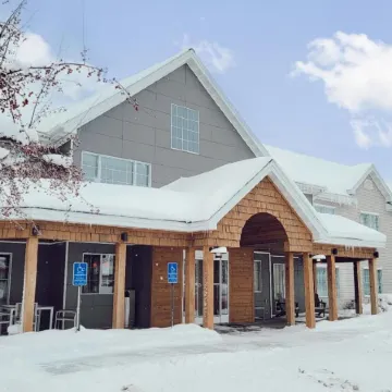 Country Inn & Suites by Radisson, Detroit Lakes, MN