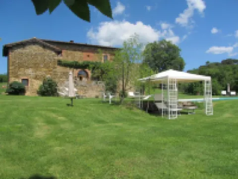 波迪爾坎博維奇奧旅館